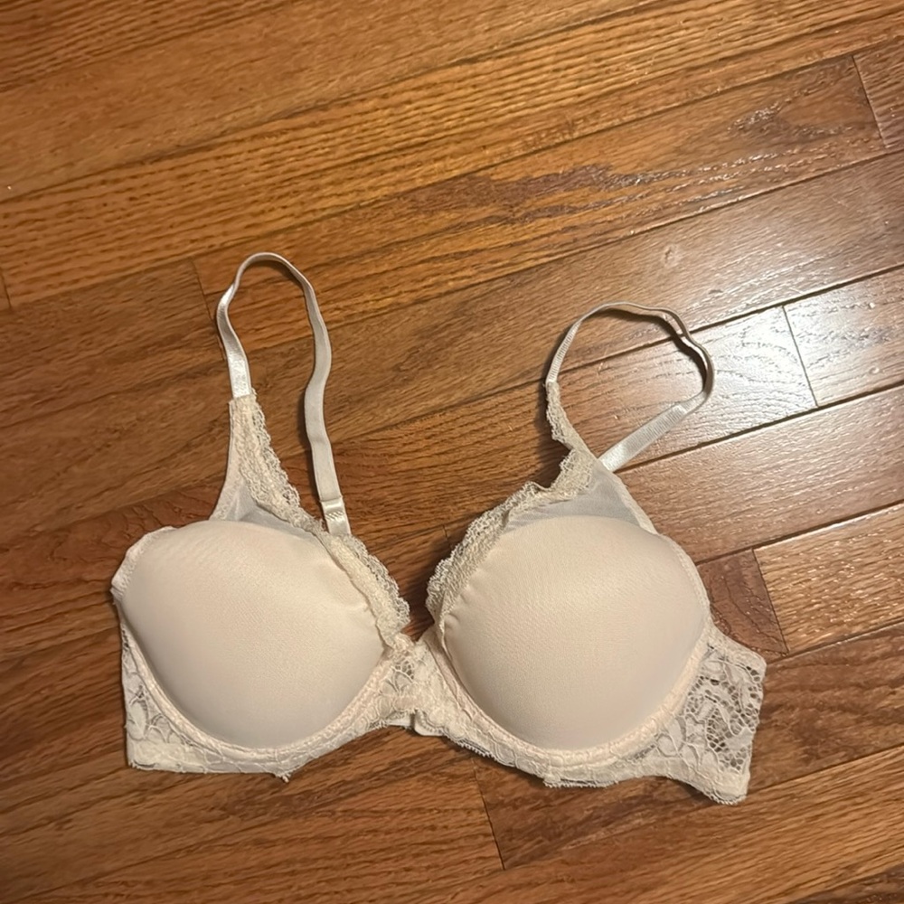 Thalia Sodi Lace Underwire Bra - Size 36B - Elegant Design